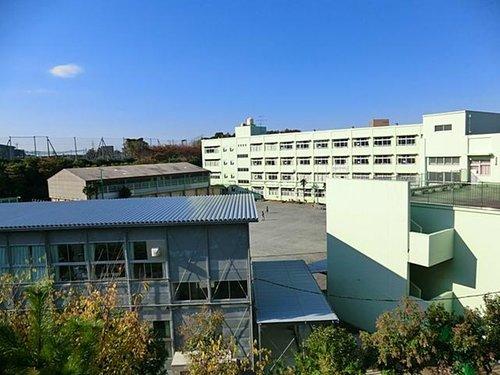 Primary school. Shinoharanishi until elementary school 1200m