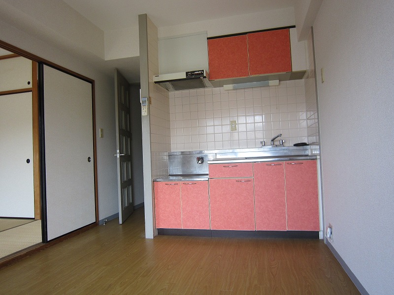 Kitchen. Gas stove installed Friendly Kitchen