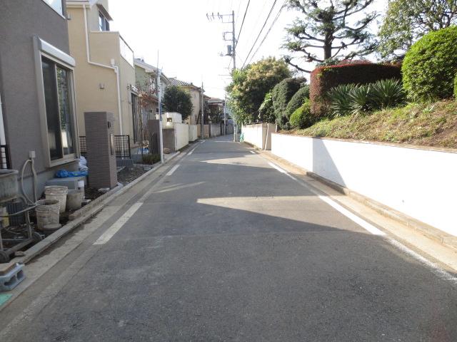 Local photos, including front road. Local (11 May 2013) Shooting