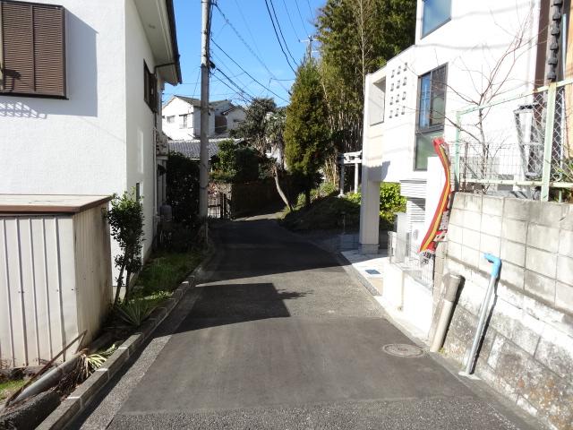 Local photos, including front road. Local (12 May 2013) Shooting