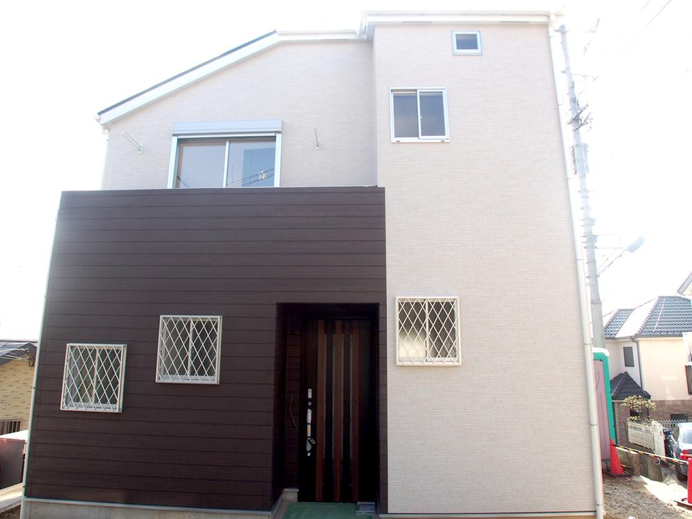 Local appearance photo. Local (11 May 2013) Shooting