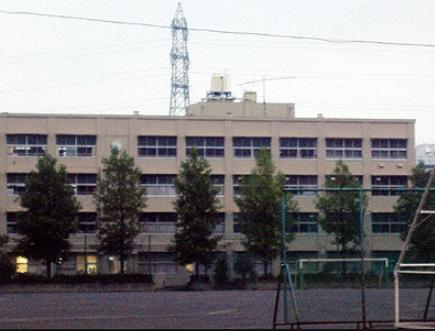 Junior high school. Hiyoshidai 1700m until junior high school