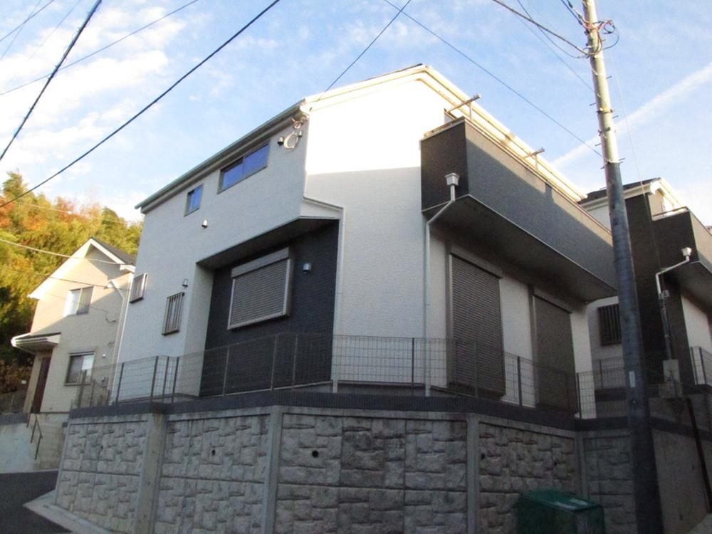 Local appearance photo. Local (11 May 2013) Shooting