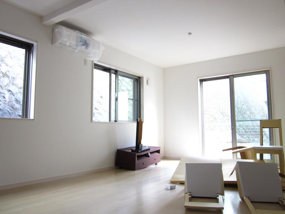 Living. Indoor (10 May 2013) Shooting