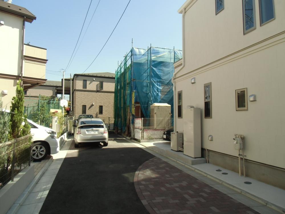 Local photos, including front road. Local (09 May 2013) Shooting