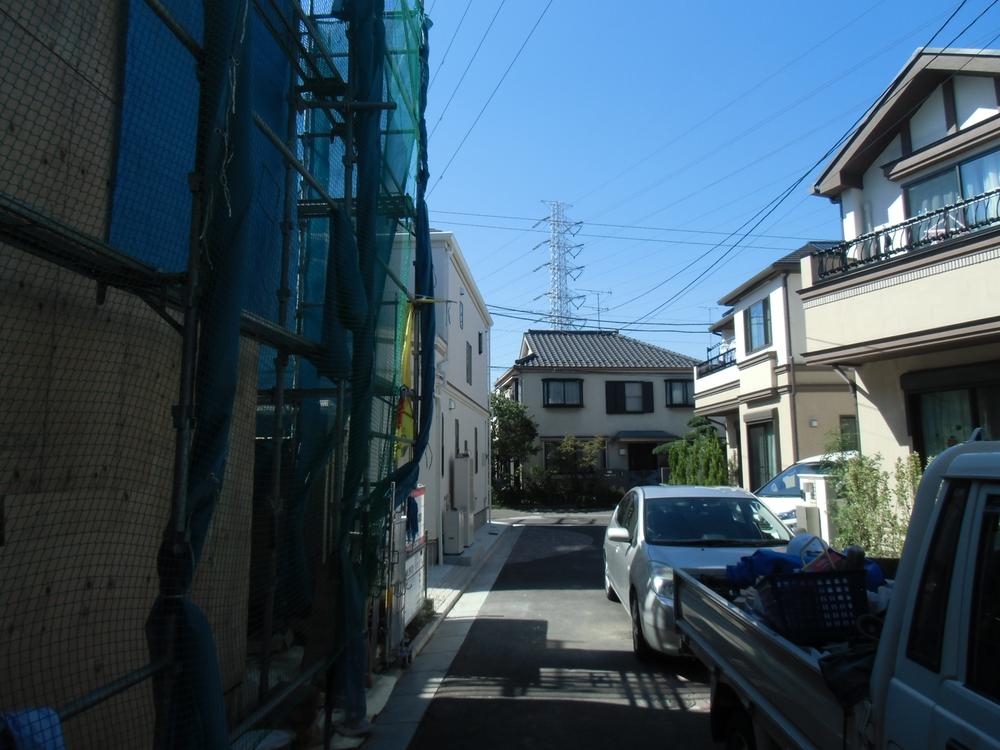 Local photos, including front road. Local (09 May 2013) Shooting