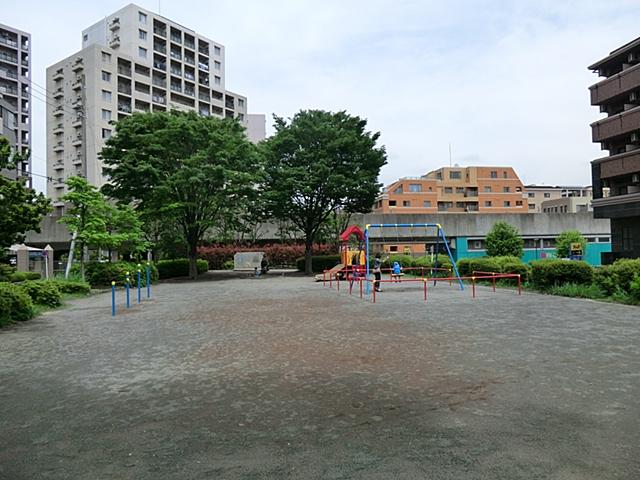 park. When Nakamachidai park available in the 1300m garden sense until the rabbit park is near, Children playground, Elimination of the lack of exercise, It is convenient to walk.