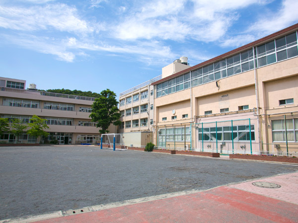 Surrounding environment. Municipal Shirosato elementary school (about 230m ・ A 3-minute walk)
