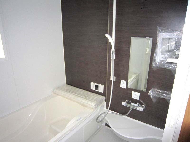 Same specifications photo (bathroom)