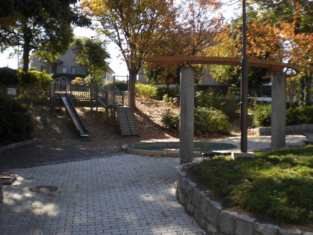 park. When Morooka Uchikoshi park that can be used in the 280m garden feeling to the third park is near, Children playground, Elimination of the lack of exercise, It is convenient to walk.