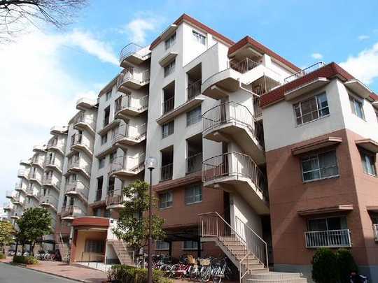 Local appearance photo. Subject Mansion local