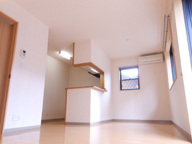 Living and room. LDK12.5 Pledge! Balcony facing south!