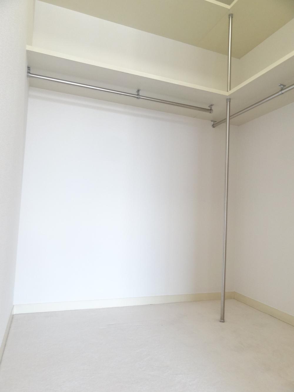 Receipt. Walk-in closet (Western-style about 12.6 Pledge)