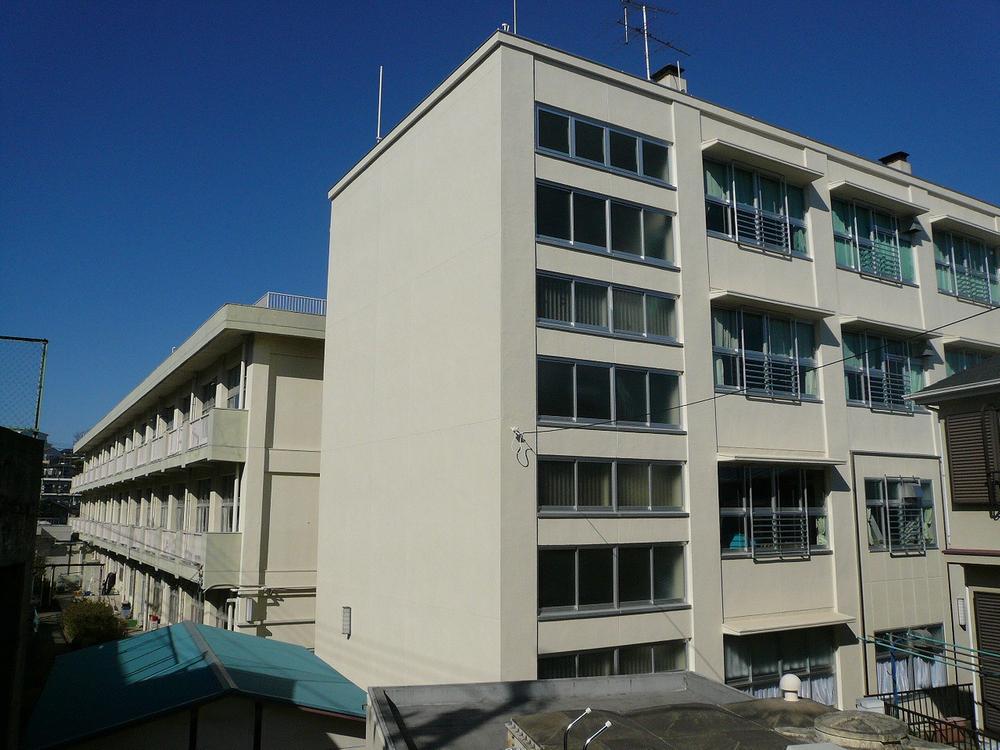 Primary school. 890m to Yokohama Municipal Shirahata Elementary School