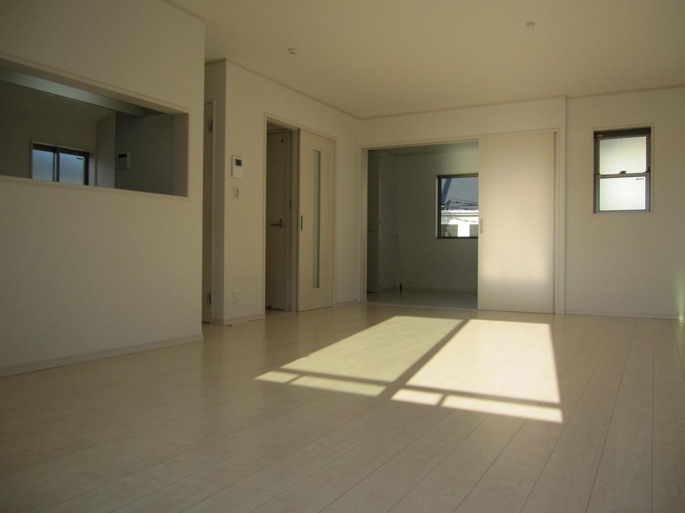 Living. (December 2013) Shooting