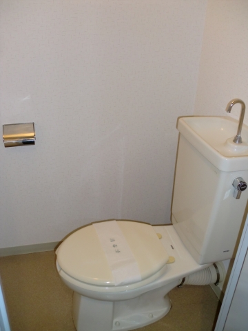 Toilet.  ※ It is a photograph of another in Room. 