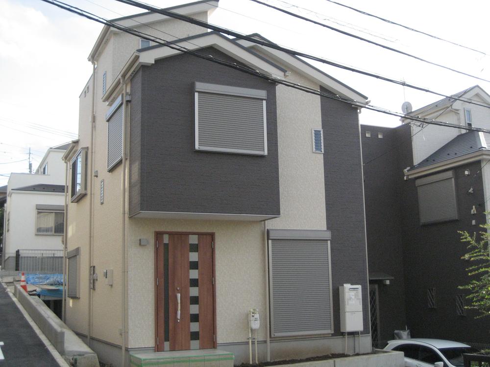 Local appearance photo. Local (11 May 2013) Shooting