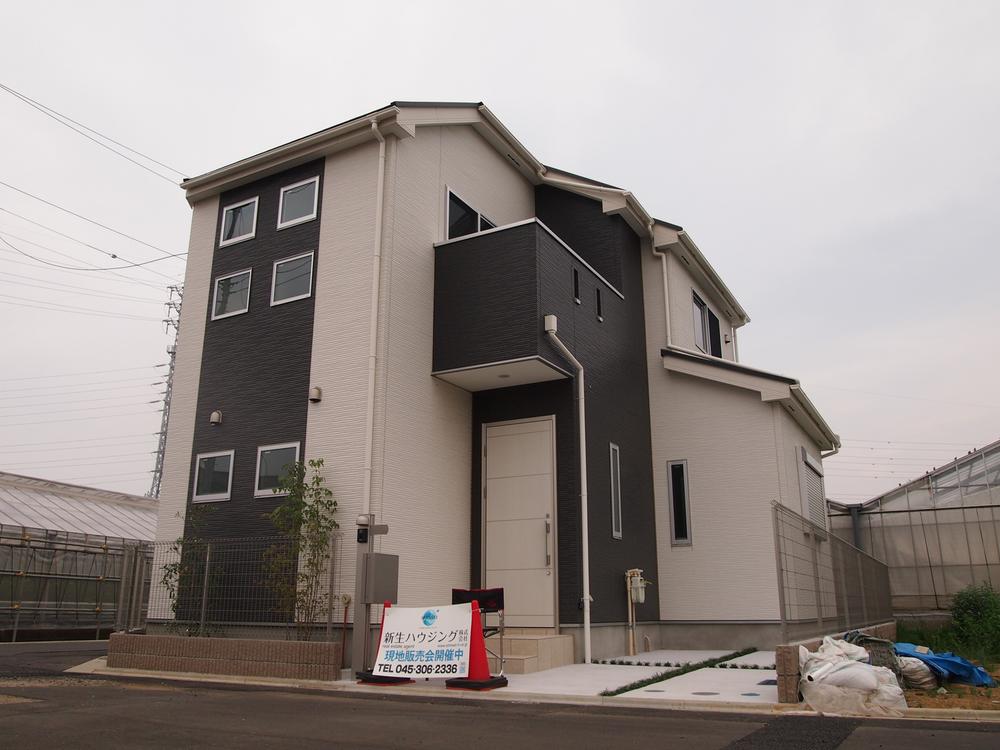 Same specifications photos (appearance). Photo is the volume of building 30 square meters. The property will be large 4LDK plus 6 square meters (12 quires).