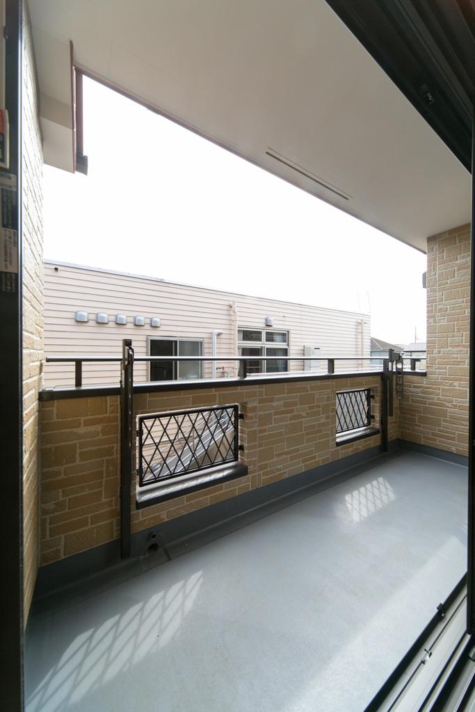 Balcony. Okuyukigaa bright and spacious balcony