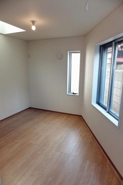 Non-living room. 1 Building room (December 13, 2013) Shooting