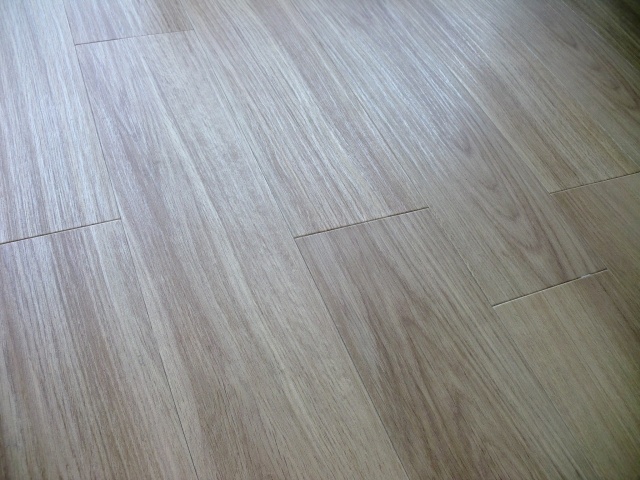 Other. New flooring that expresses the texture of solid wood