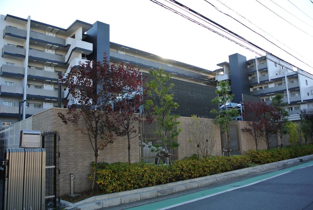 Local appearance photo. Apartment panoramic view as seen from the road side (December 2013) Shooting