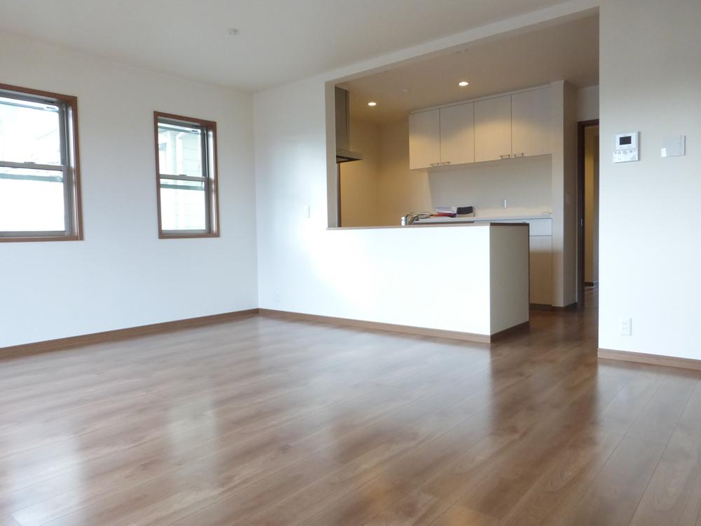 Living. 1 Building Indoor (November 28, 2013) Shooting