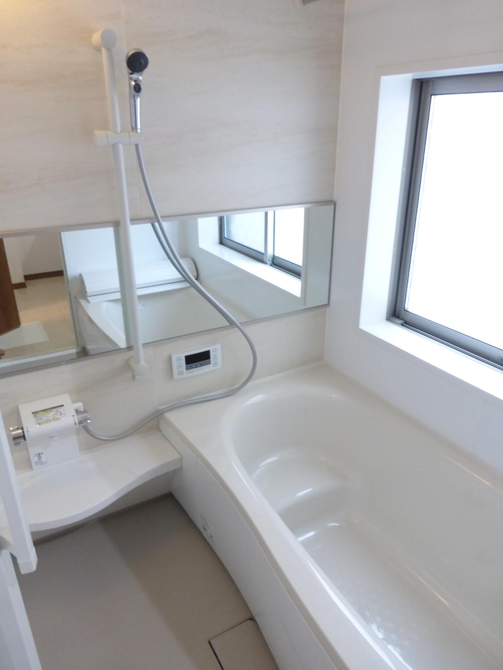 Bathroom. 1 Building Indoor (November 28, 2013) Shooting