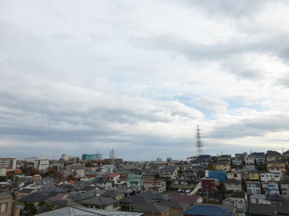 View photos from the dwelling unit. 1 Building Local (November 28, 2013) Shooting