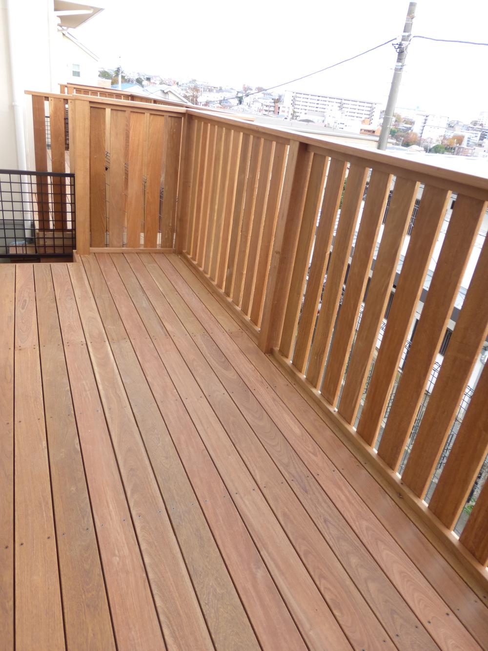 Balcony. 1 Building Local (November 28, 2013) Shooting