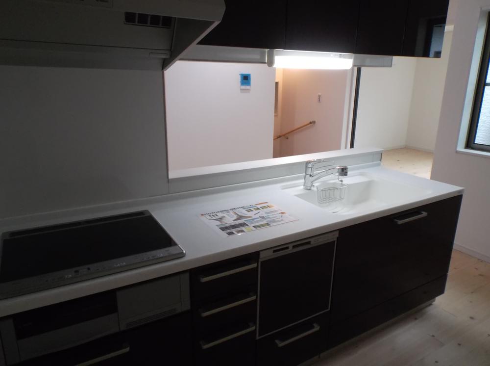 Kitchen. Indoor (10 May 2013) Shooting