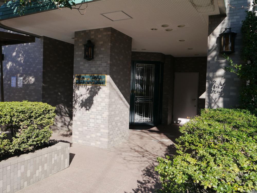 Entrance. Common areas