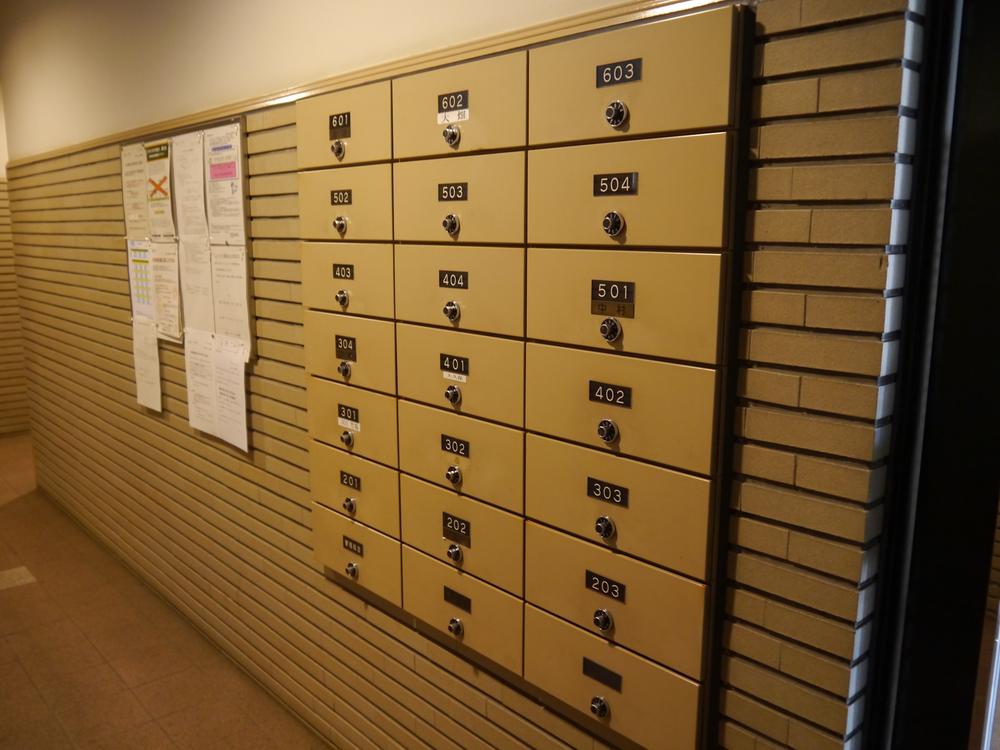 Entrance. Common areas