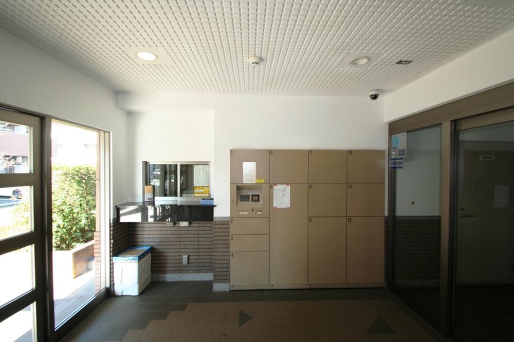 Entrance. Common areas