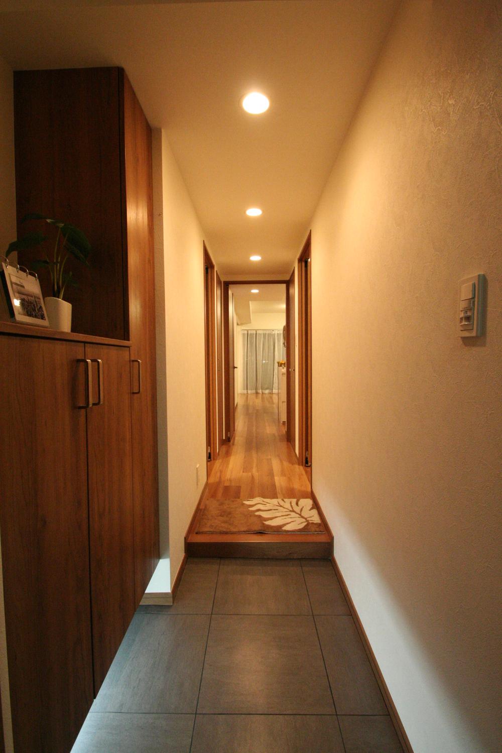 Entrance. Local (12 May 2013) Shooting