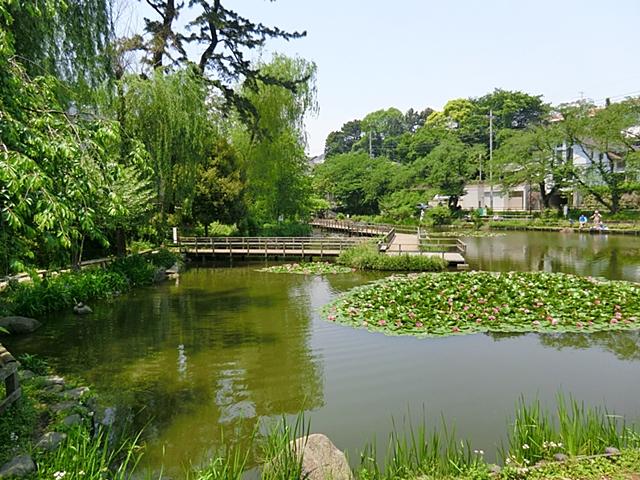 park. 80m until Shirahata pond park
