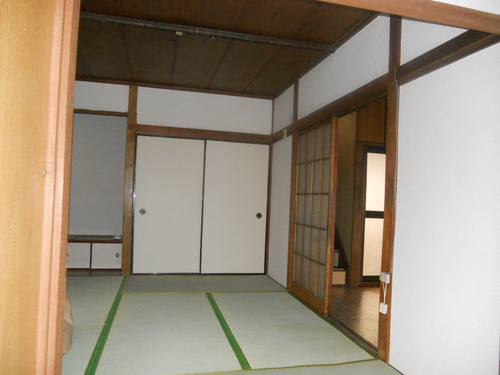 Living and room. 1F Japanese-style room