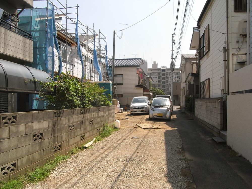 Local photos, including front road. Local (09 May 2013) Shooting