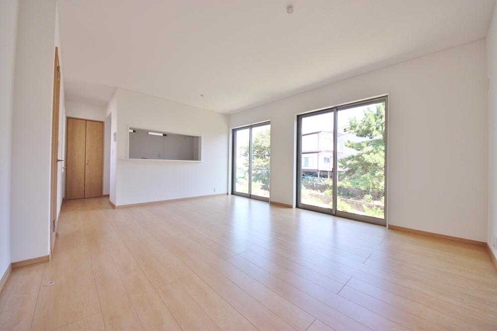 Same specifications photos (Other introspection)