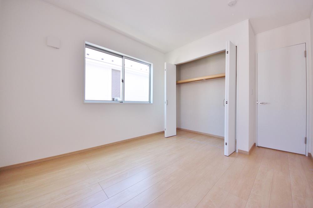 Same specifications photos (Other introspection). Same specifications