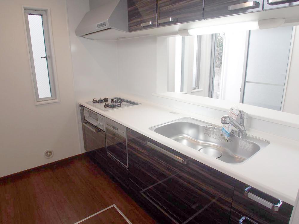 Kitchen. Building 2 Kitchen (December 2013) Shooting