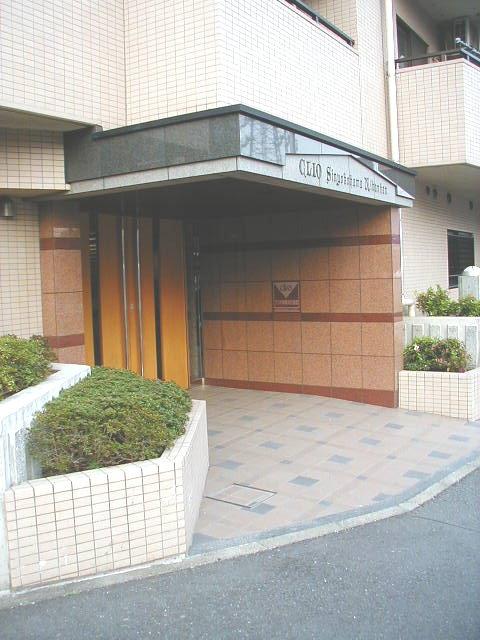 Entrance. Common areas