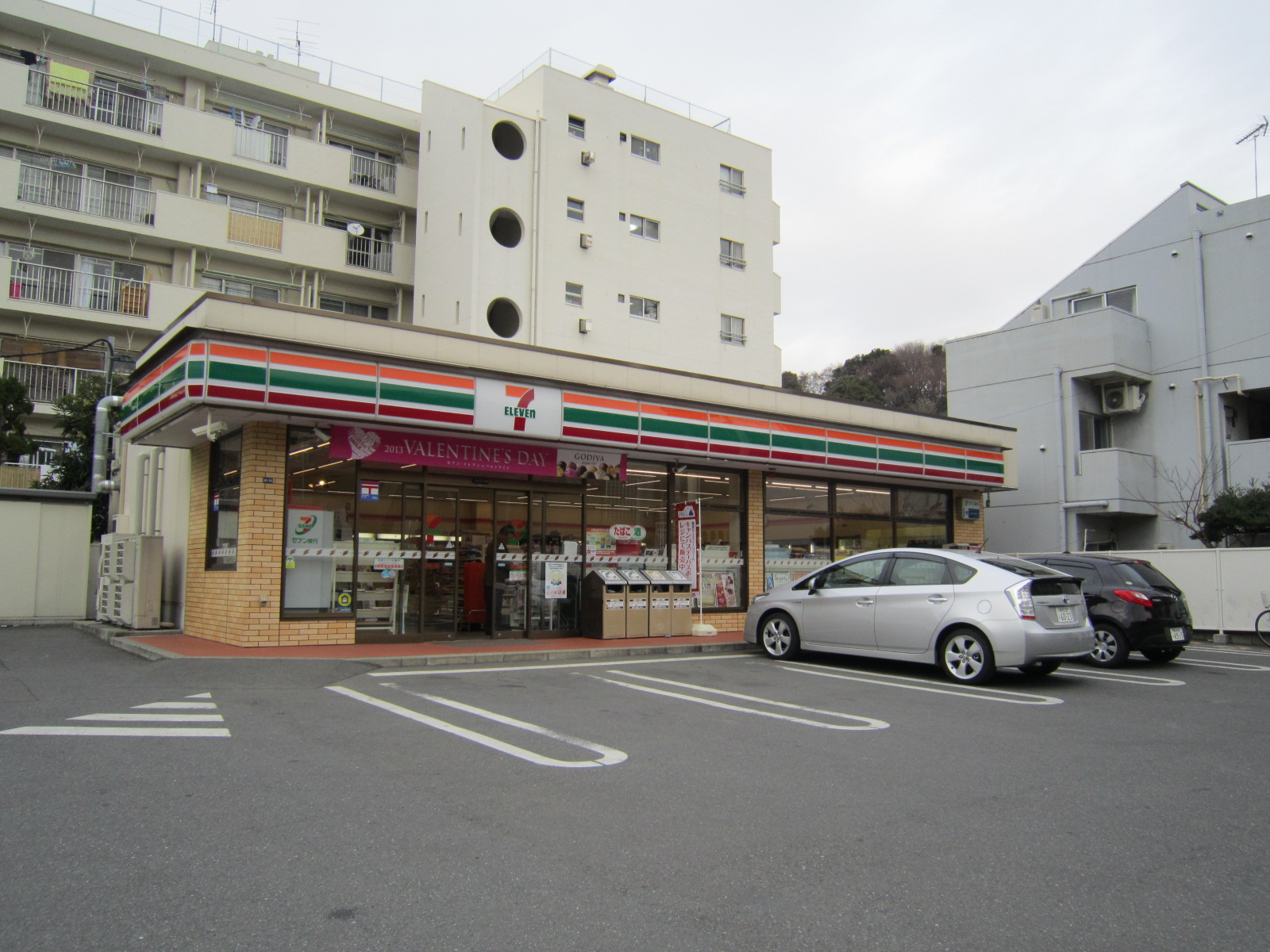 Convenience store. Seven-Eleven Yokohama Hiyoshihon-cho 3-chome up (convenience store) 177m
