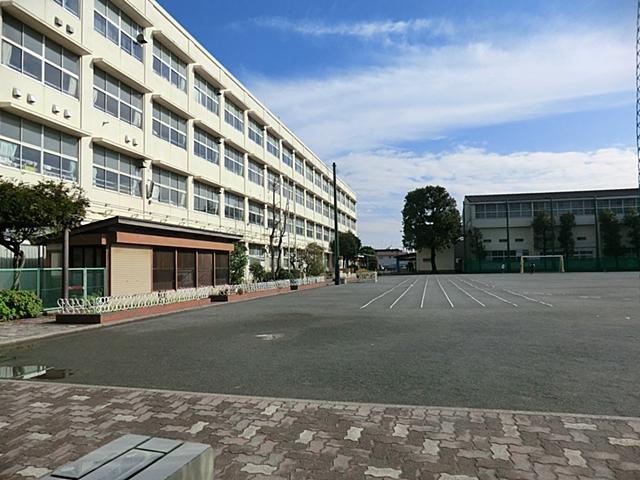 Primary school. Yokohama Municipal Shin'yoshida 700m up to elementary school
