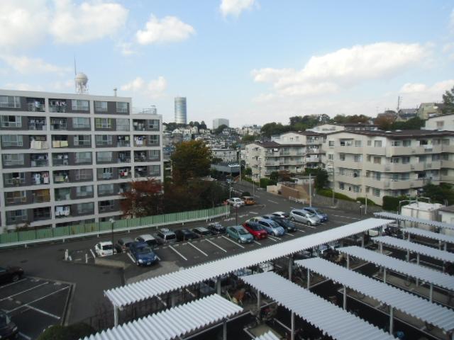 View photos from the dwelling unit. Local (11 May 2013) Shooting