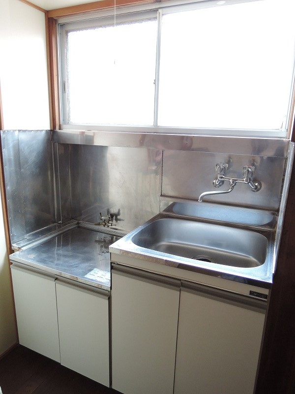 Kitchen. Gas stove installed Friendly Kitchen