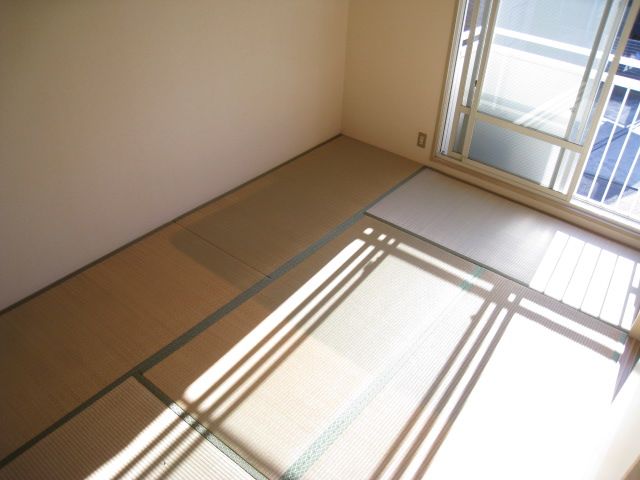 Other room space. Japanese-style room is a 6-tatami