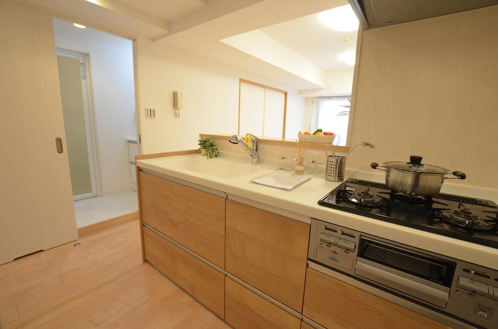 Kitchen. Indoor (12 May 2013) Shooting