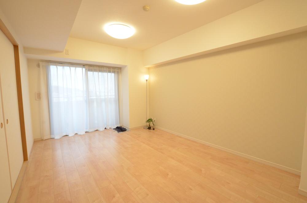 Living. Indoor (12 May 2013) Shooting