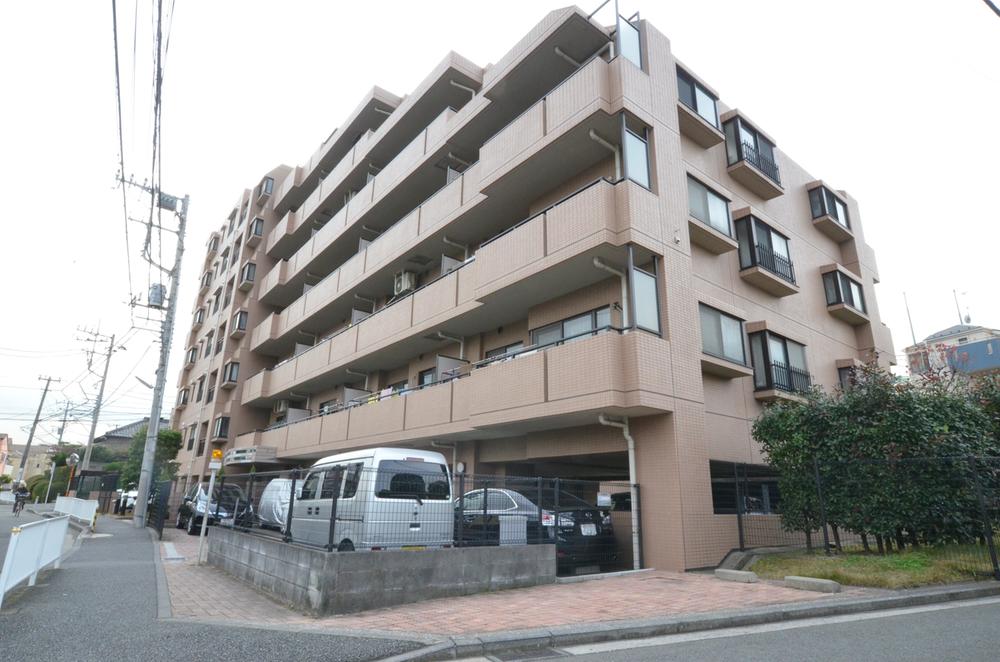 Local appearance photo. Local (12 May 2013) Shooting